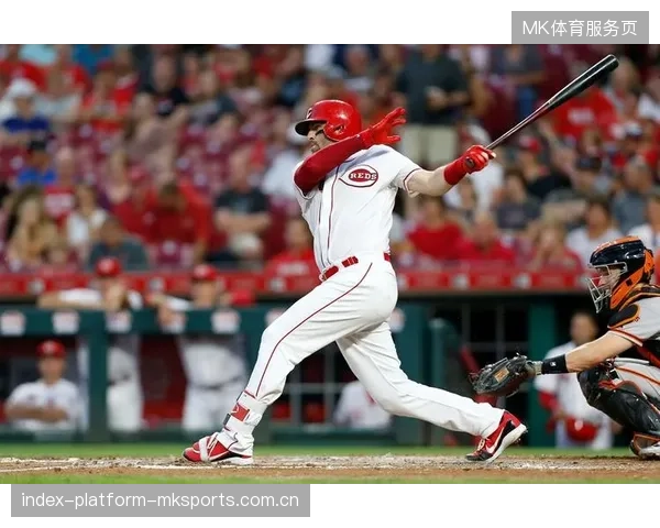 MLB外野手关键封杀扭转比分节奏带来胜利