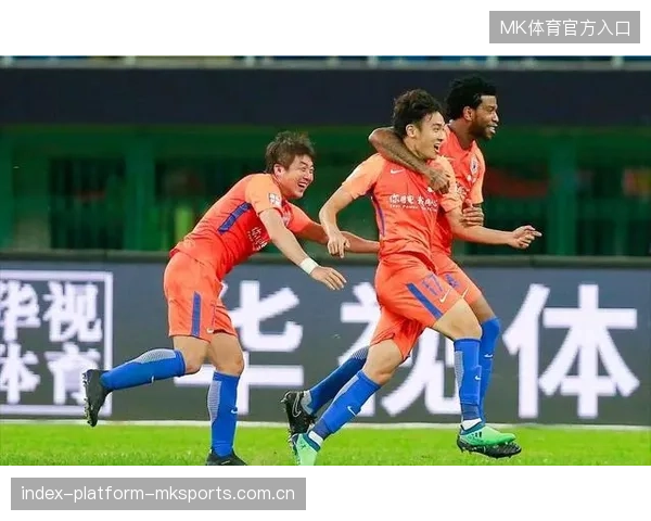 劳塔罗挑战高难度挑球过人动作，精彩表现引发球迷热议
